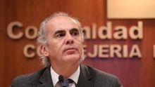 El consejero madrileño de Sanidad (PP) apunta "desconocimiento" de su compañero de Política Sociales (Cs)