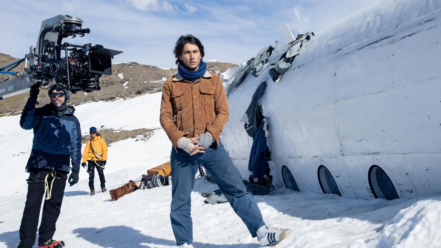 La productora de 'La Sociedad de la Nieve' reclama a un Ayuntamiento del PP en Granada tras cobrarle tasas de más por el rodaje