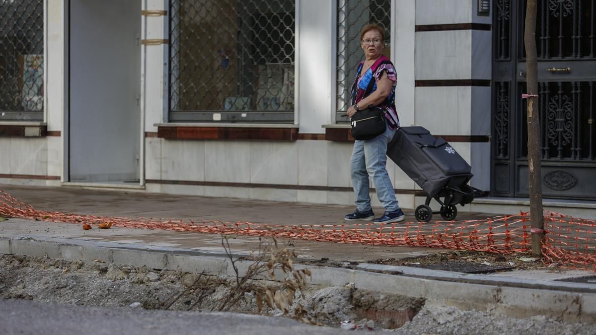 Obras paradas en la avenida de la Viñuela