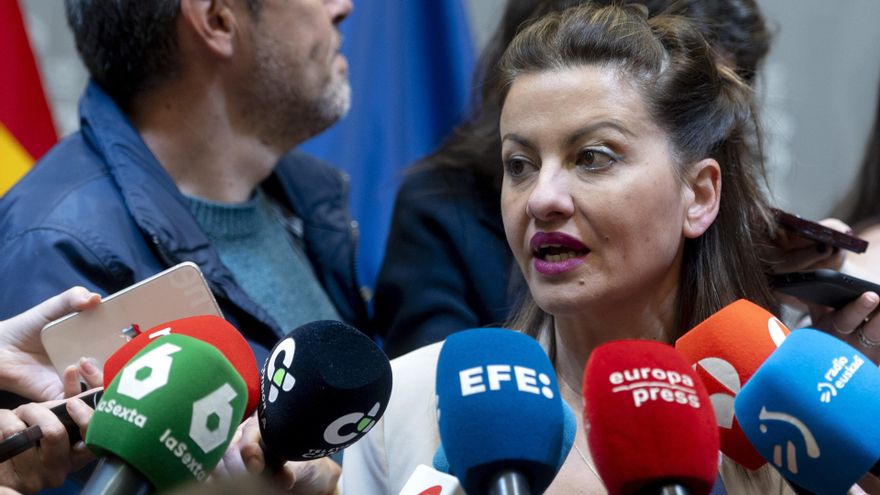 La ministra de Juventud e Infancia, Sira Rego, atiende a los medios de comunicación, en el Ministerio de Juventud e Infancia, a 1 de abril de 2025, en Madrid (España).