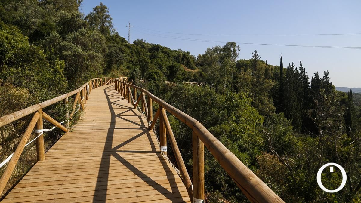 Construcción de la pasarela y el paso subterráneo del Cinturón Verde