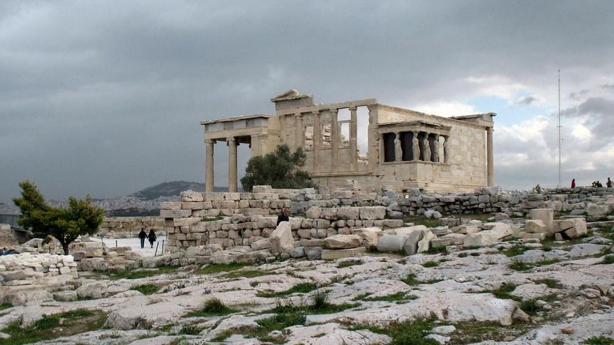 El olivo más antiguo de Grecia que según la leyenda plantó la diosa Atenea