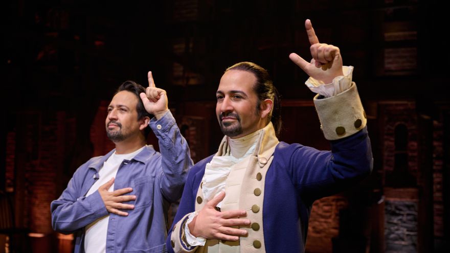 Presentan la figura de cera de Lin Manuel Miranda al encarnar a Alexander Hamilton