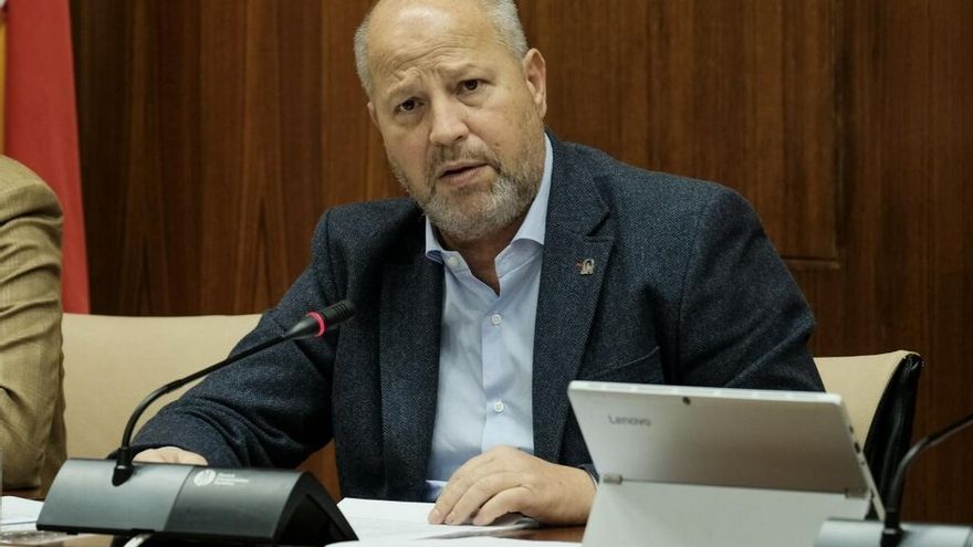 Imbroda defiende que el profesorado "está atendiendo las necesidades" de alumnos sordos en clases 'on line'