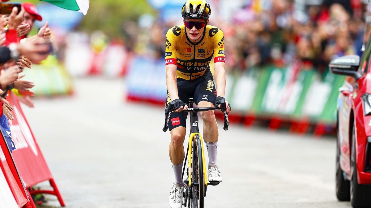 Jasper Philipsen zmagal v prvi etapi dirke Vuelta a España in osvojil rdečo majico