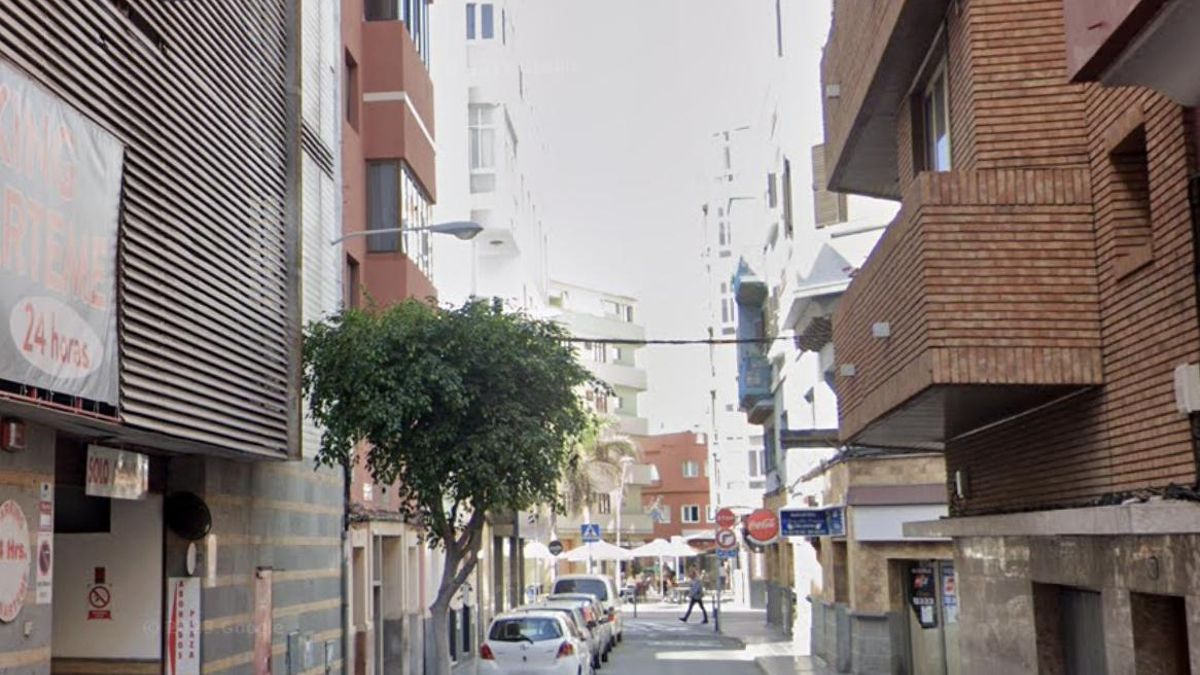Cierre parcial de la calle Rafael Almeida por obras de saneamiento de Emalsa