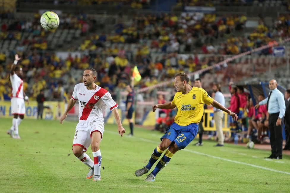 Partido entre la UD Las Palmas y el Rayo Vallecano. (ALEJANDRO RAMOS)