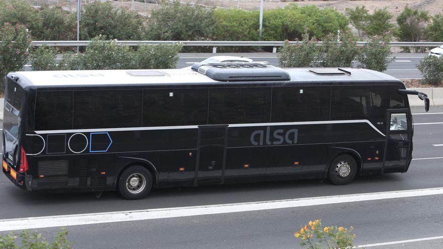 “Esto no es vida”: fuga de conductores de Alsa en Canarias por jornadas eternas y nula planificación