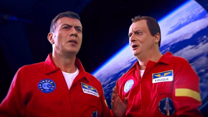 Sánchez y Pedro Duque, en el espacio exterior de Polònia: "Eres el único ministro del que me puedo fiar"