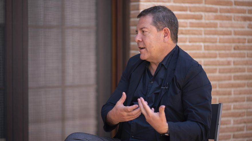 García-Page en un momento de la entrevista con elDiario.es