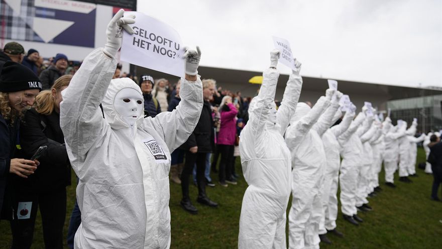 Protestas por las medidas antiCOVID en Ámsterdam.
