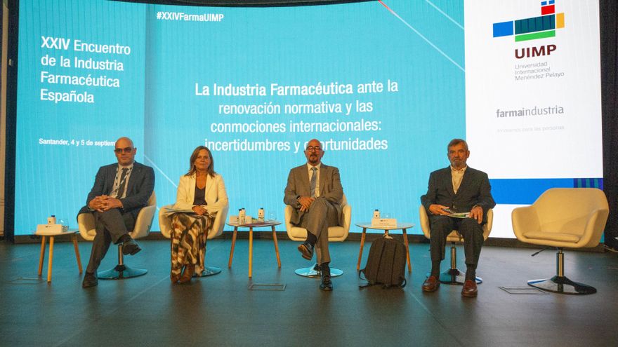 El consejero de Salud, César Pascual, en el XXV Foro CCAA-Farmaindustria.