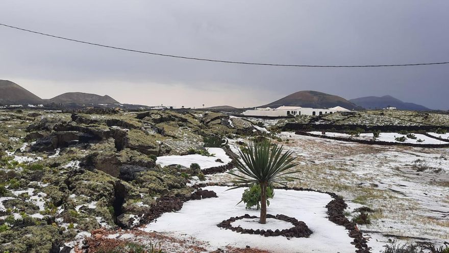 Una insólita granizada, lluvias torrenciales y hasta un torbellino de arena: los sorprendentes efectos de la dana en Lanzarote
