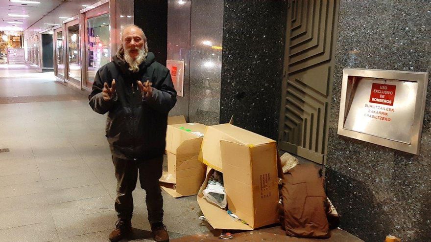 José suele dormir en el Corte Inglés de la Gran vía de Bilbao