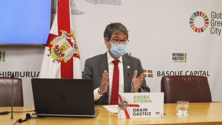 El alcalde Gorka Urtaran, en rueda de prensa