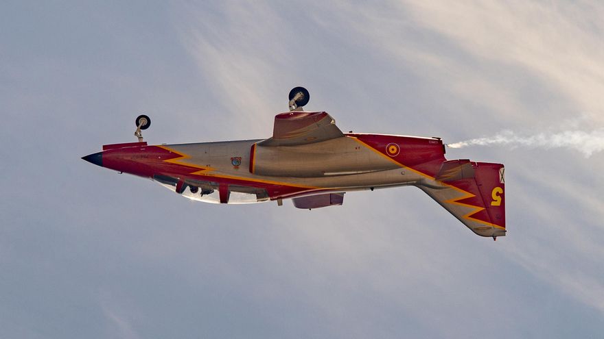 Patrulla Águila: 40 años dibujando a España por los cielos del mundo