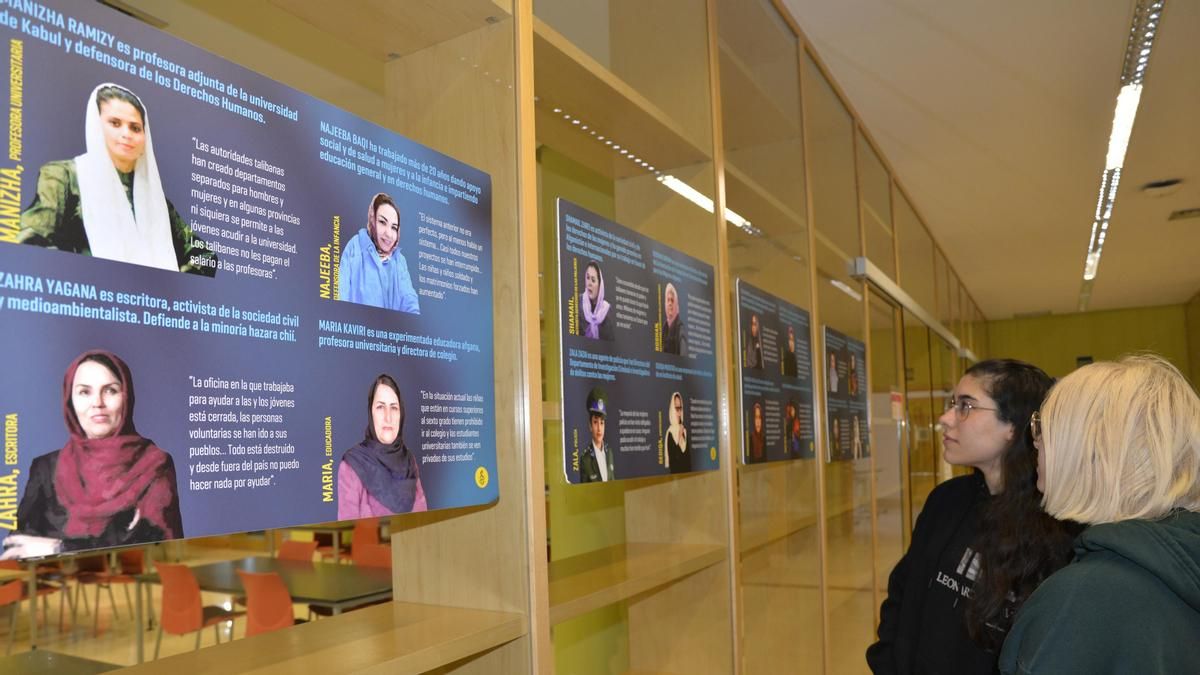 El campus de Ciudad Real acoge una exposición de mujeres afganas que luchan por su futuro bajo el poder talibán