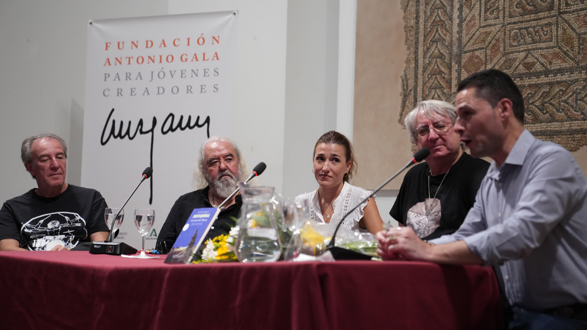 Presentación del libro 'Mezquita, Califas del Rock', de Irene Bueno
