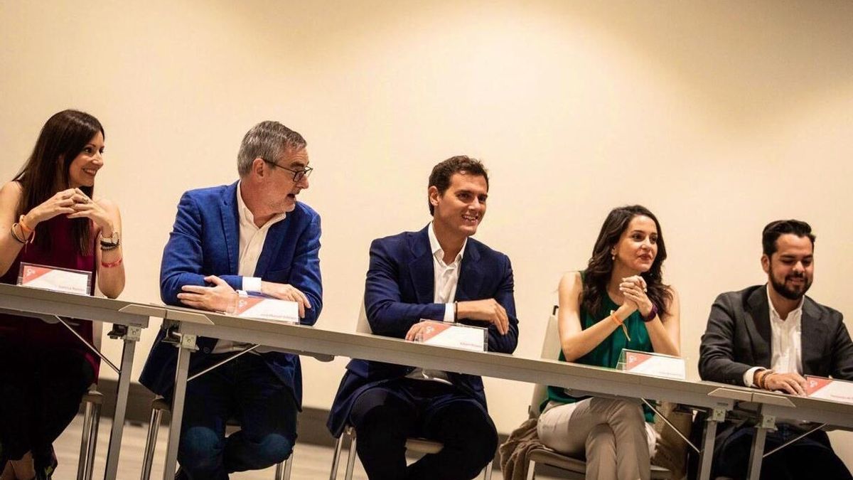 Rivera no acudirá a los Premios Princesa de Asturias este viernes y seguirá desde Madrid la situación en Cataluña