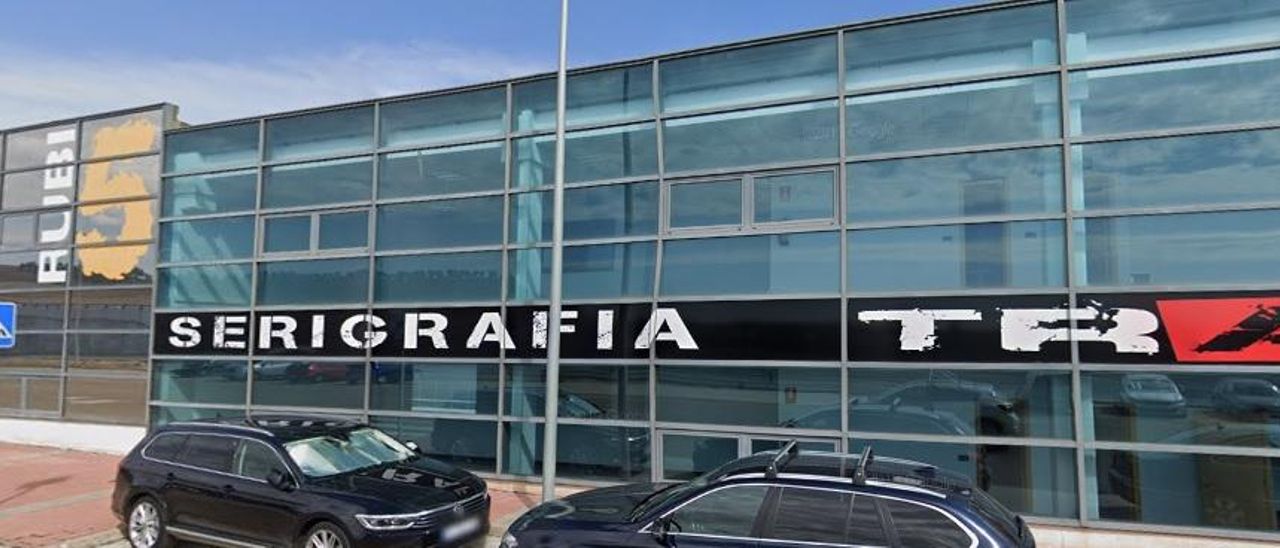 Las dos empresas aparentemente rivales ocupan naves anexas en el mismo polígono de un pequeño pueblo de Valladolid.