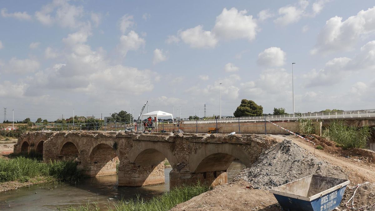 Pont Vell de Riba-roja de Túria.