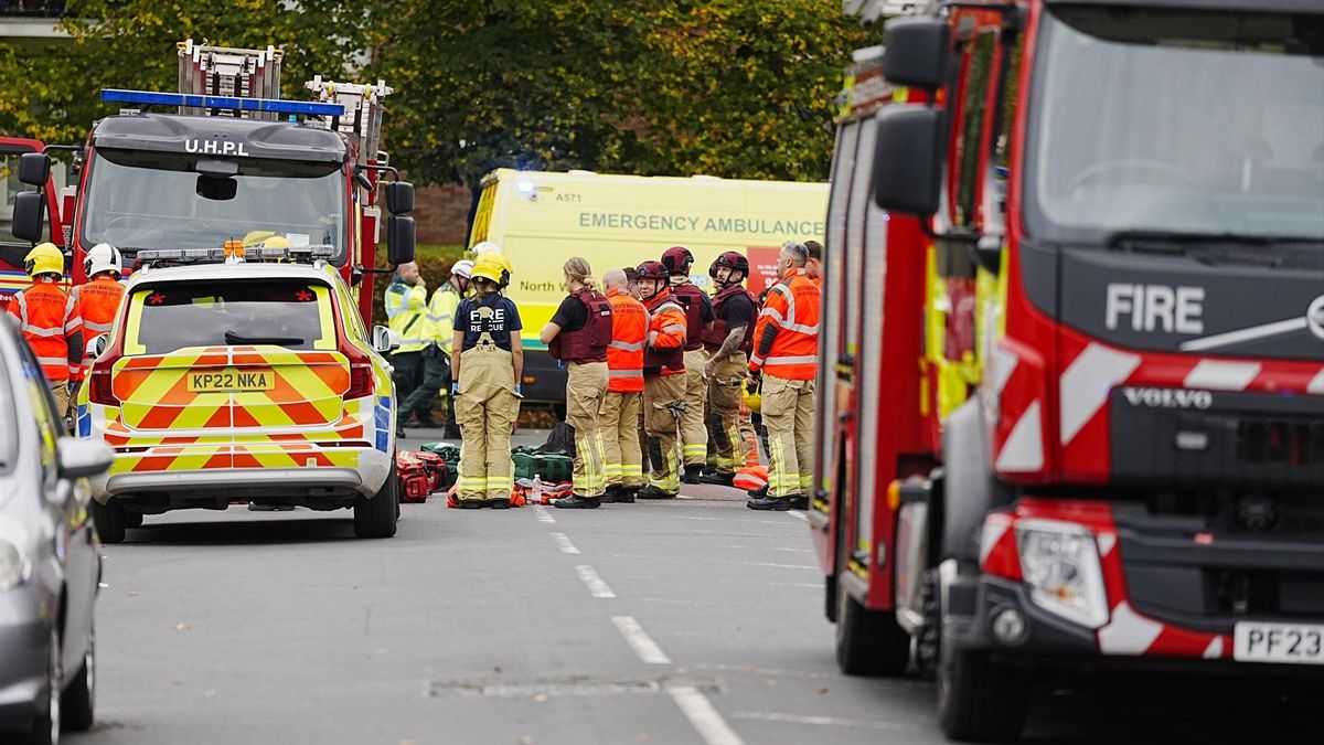 Servicios de Emergencia en la zona donde un hombre ha apuñalado a varias personas en una sinagoga