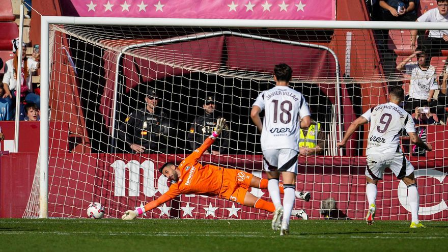 El Tenerife pierde los puntos y el amor propio