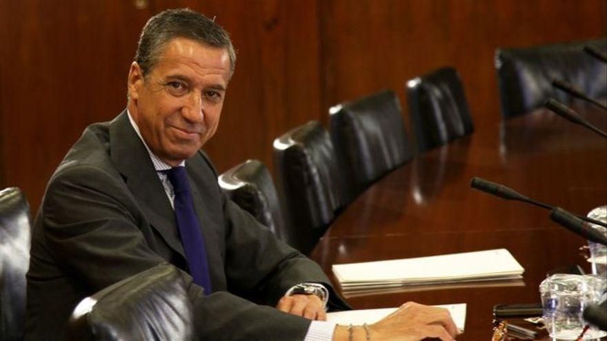 La nueva táctica del "yonqui del dinero" tiene un beneficiario: Eduardo Zaplana