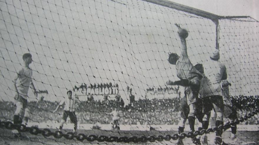 El gol que cambió la historia del fútbol: así nació el "gol olímpico" hace más de un siglo
