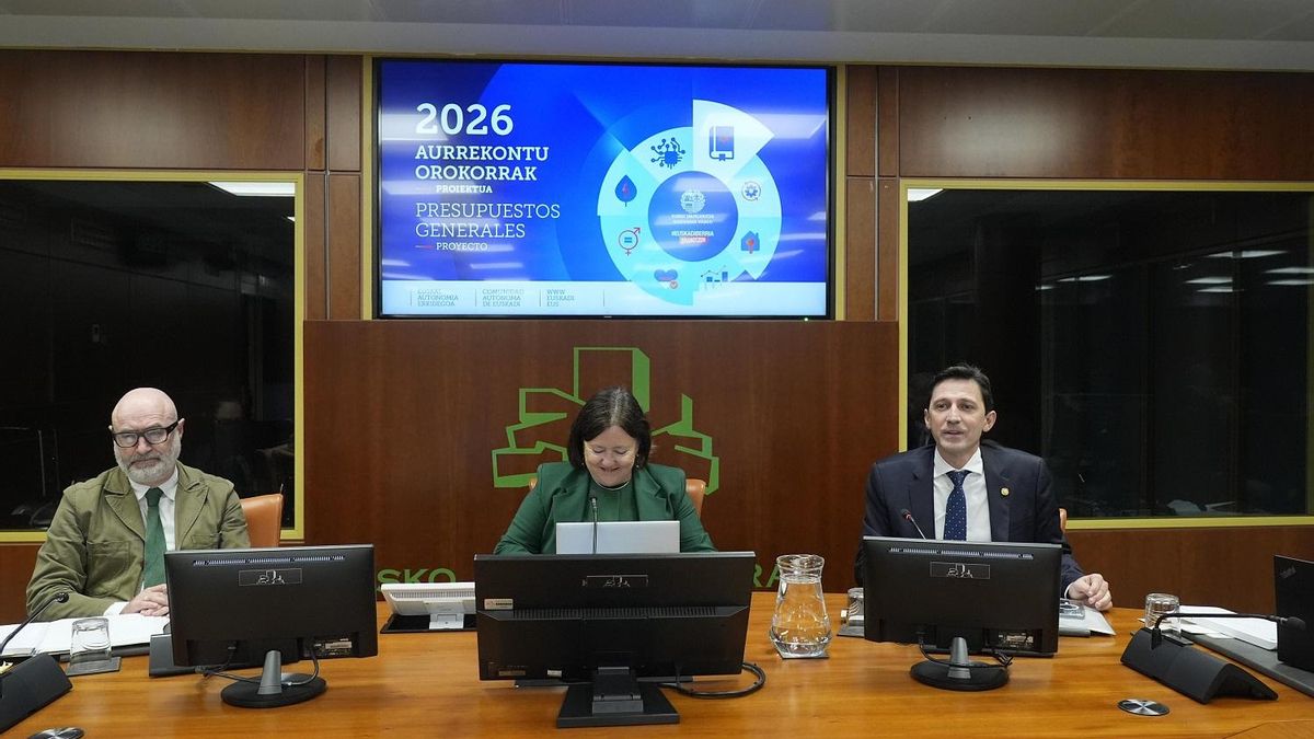 El Gobierno de Pradales encaja críticas de la oposición en la presentación de los presupuestos en el Parlamento