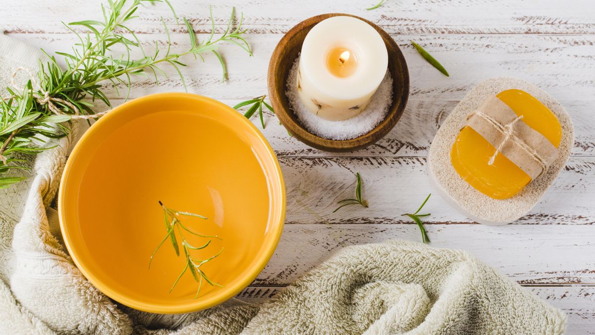Opta por velas elaboradas con aceites esenciales y tintes naturales, evitando productos químicos sintéticos que pueden ser perjudiciales para la salud.