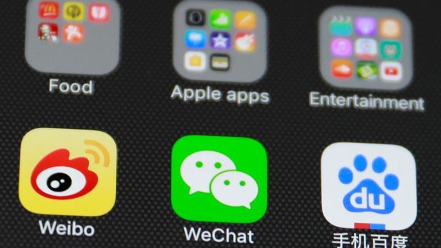 La red social china Weibo censura decenas de cuentas por "información política dañina"