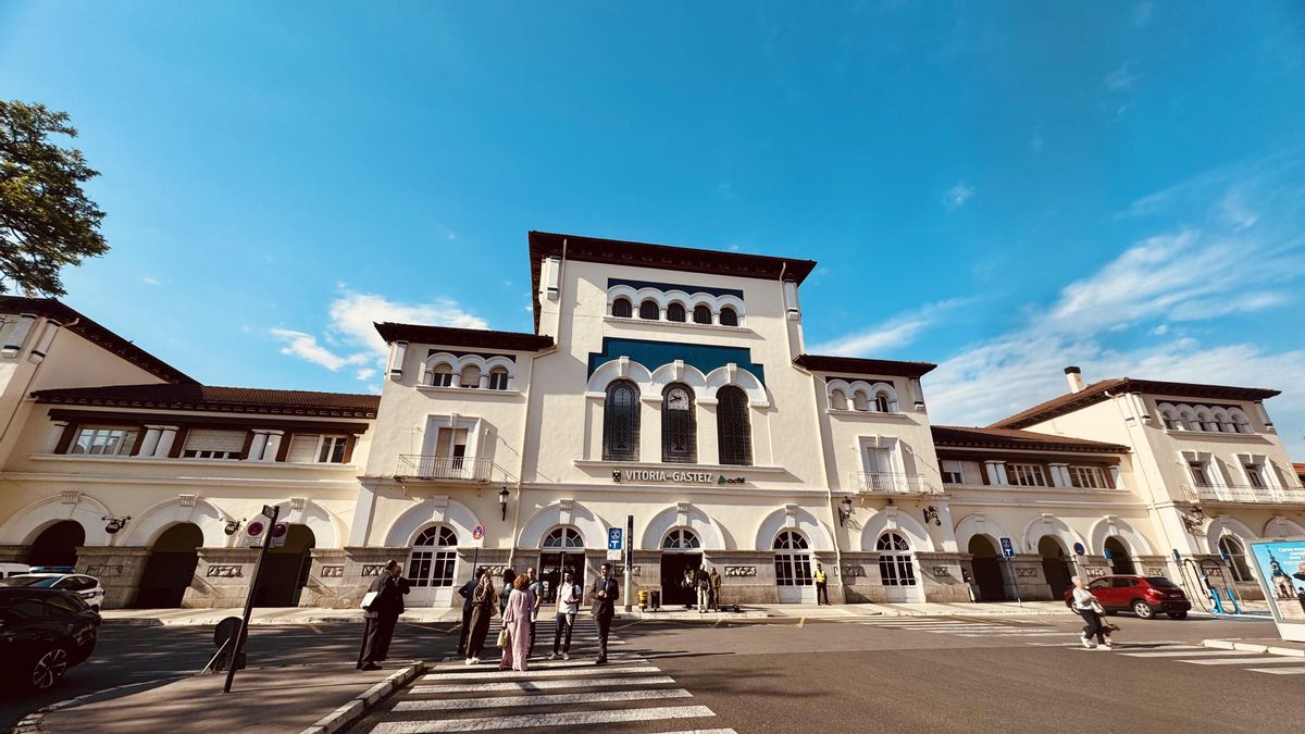 Vista general de la estación de Vitoria