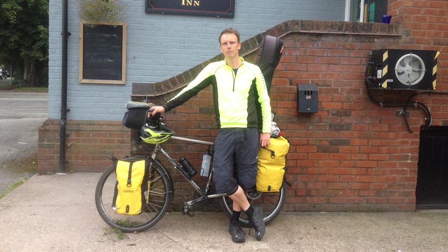 Tony Black, el cantautor londinense que giró por España en bicicleta