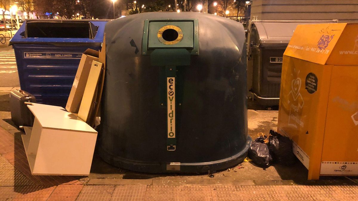 Denuncian que "la basura está ganando espacio al peatón" en Logroño