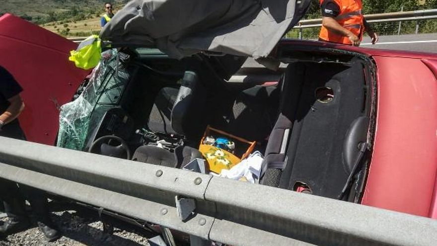 Imagen Bomberos León. Accidente registrado en la AP-66