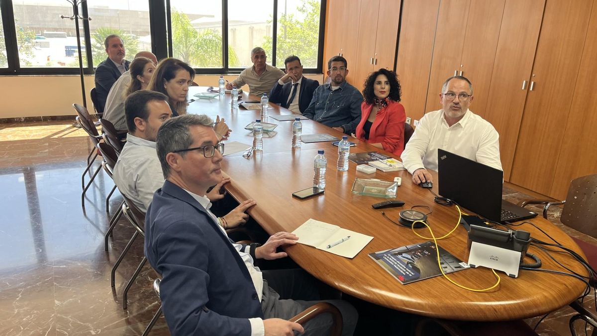Reunió sobre la reconstrucció dels polígons industrials en Quart de Poblet.