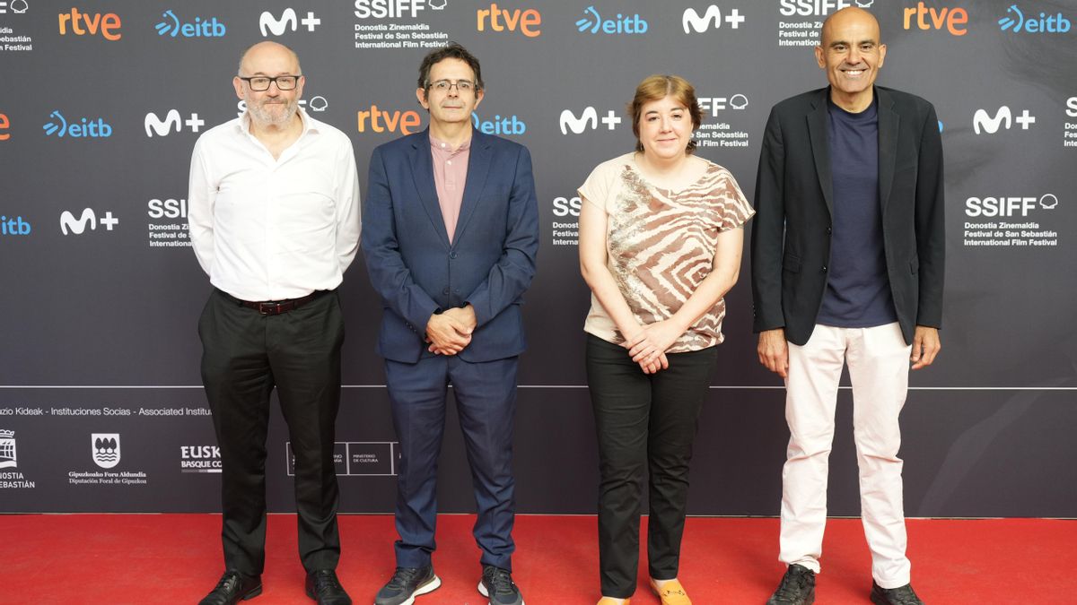 Ignasi Camós (segundo por la izquierda) junto a José Luis Rebordinos, Concepción Cascajosa y Rafael Portela