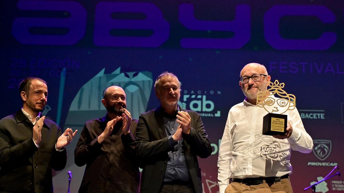 Abycine inaugura su 28 edición con un homenaje al director del Festival de Cine de San Sebastián