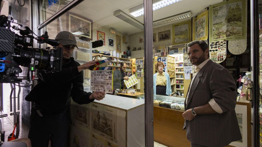 Una mercería del centro de Logroño se convierte en escenario de cine: Velasco Broca rueda su primera película, 'El futuro testamento'