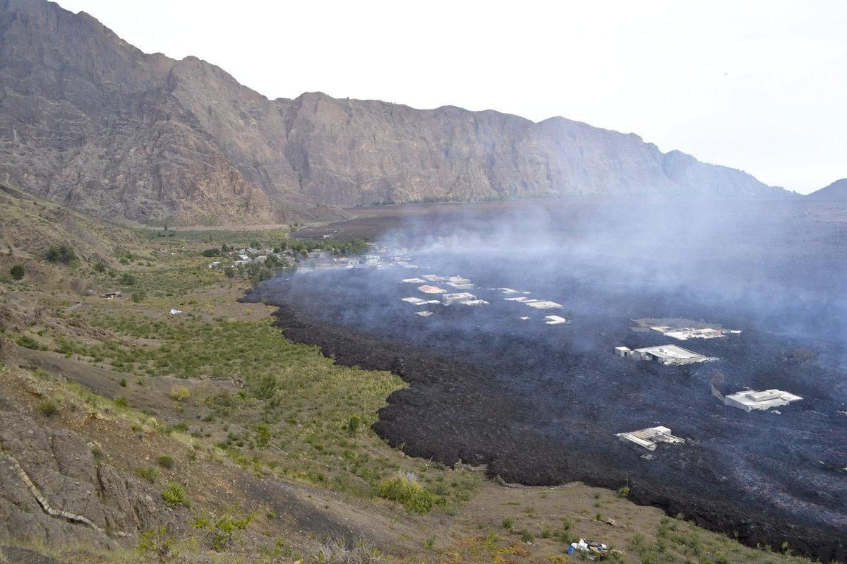 Erupción en la isla de Fogo, en Cabo Verde | EFE/JOÃO RELVAS