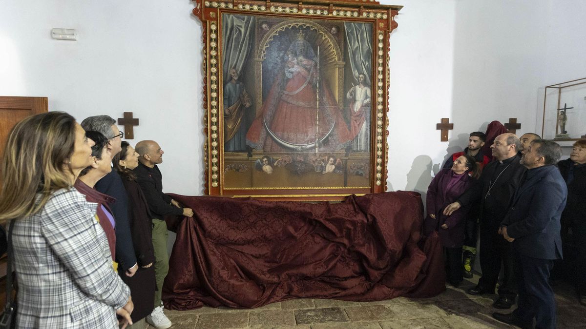 Restaurado el óleo de la Virgen de Candelaria en Anaga "salvado" por los bomberos en 2024