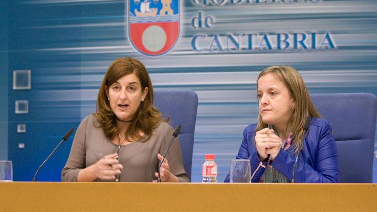 María José Sáenz de Buruaga e Isabel Urrutia, en una imagen de archivo.