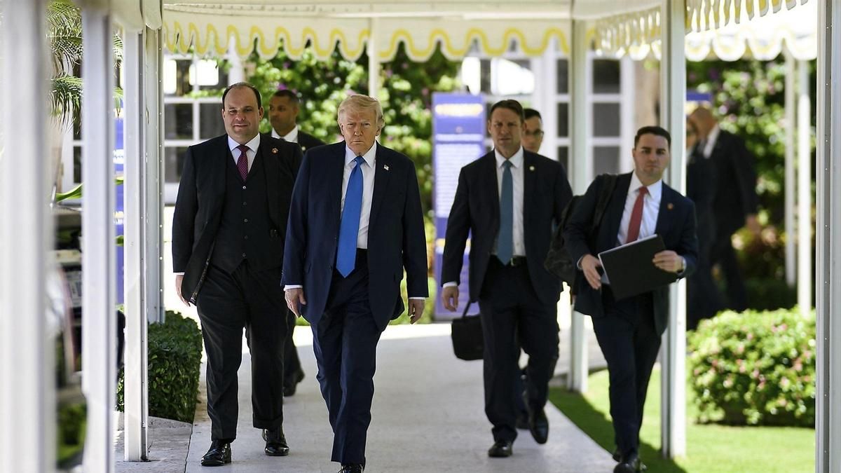 EuropaPress 7819059 03 october 2026 us palm beach us president donald trump arrives at crypto