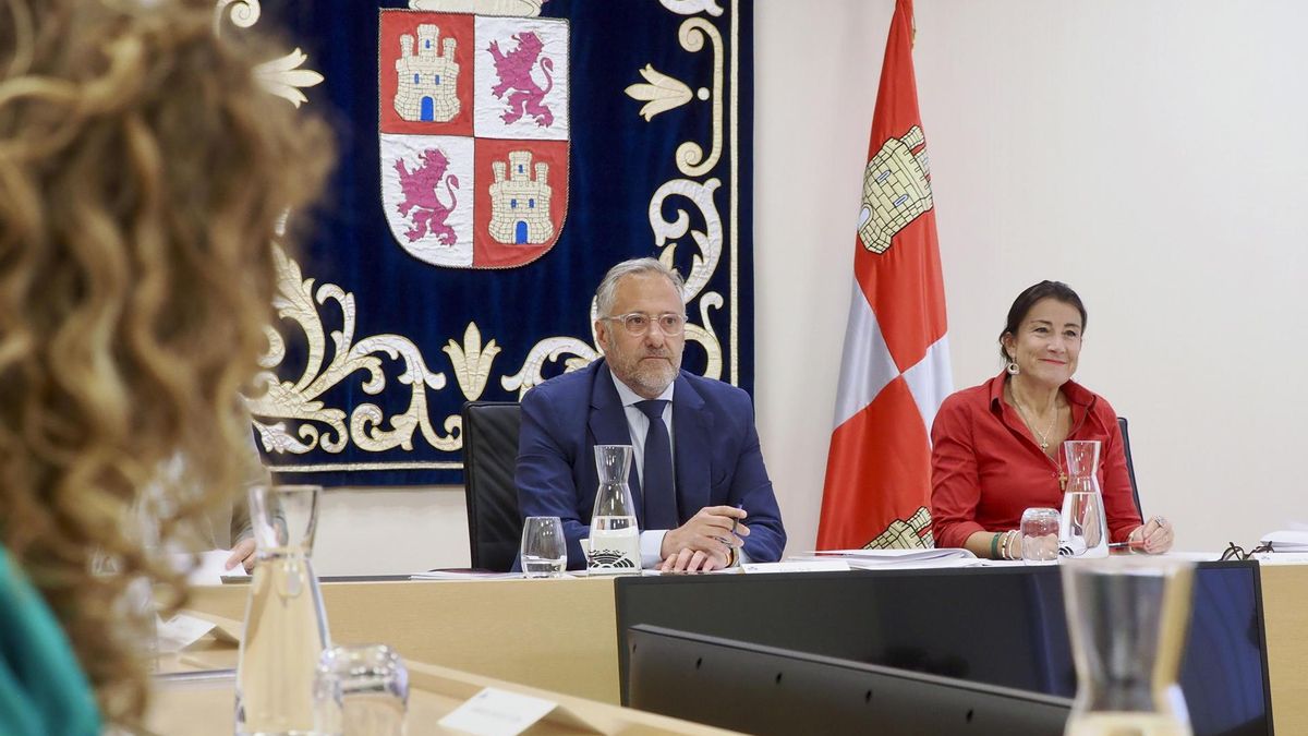 Reunión de la Mesa de las Cortes y de la Junta de Portavoces