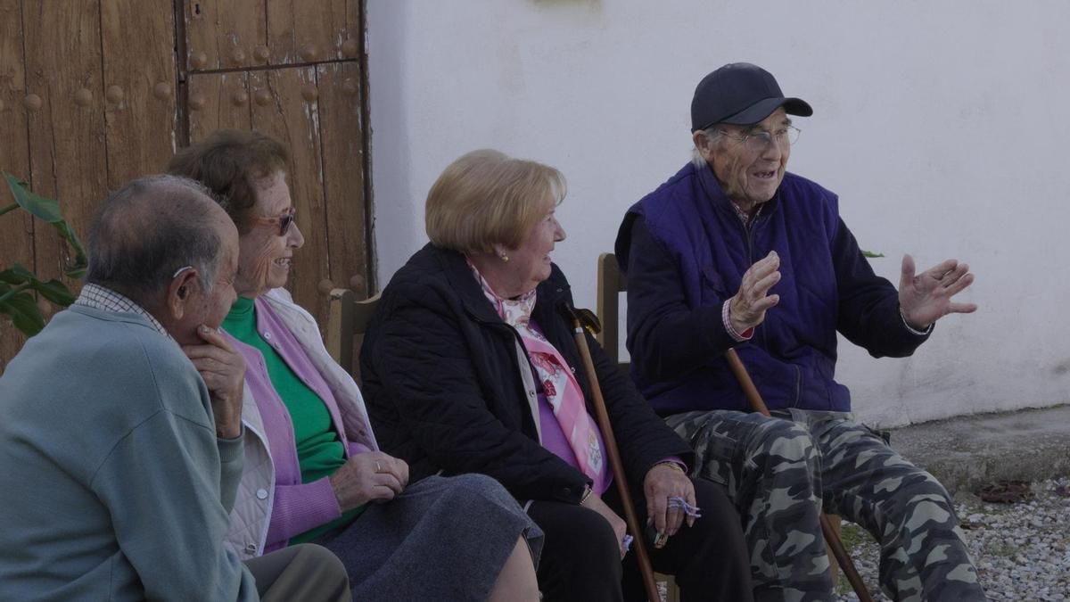 Cuatro ancianos frente al olvido: el documental granadino que rescata la memoria de un pueblo que desaparece