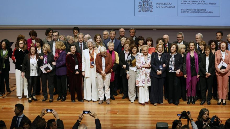 Pedro Sánchez pide a los jueces que "repasen" la ley de violencia de género: "Hay interrogatorios que no mitigan el dolor, lo aumentan"