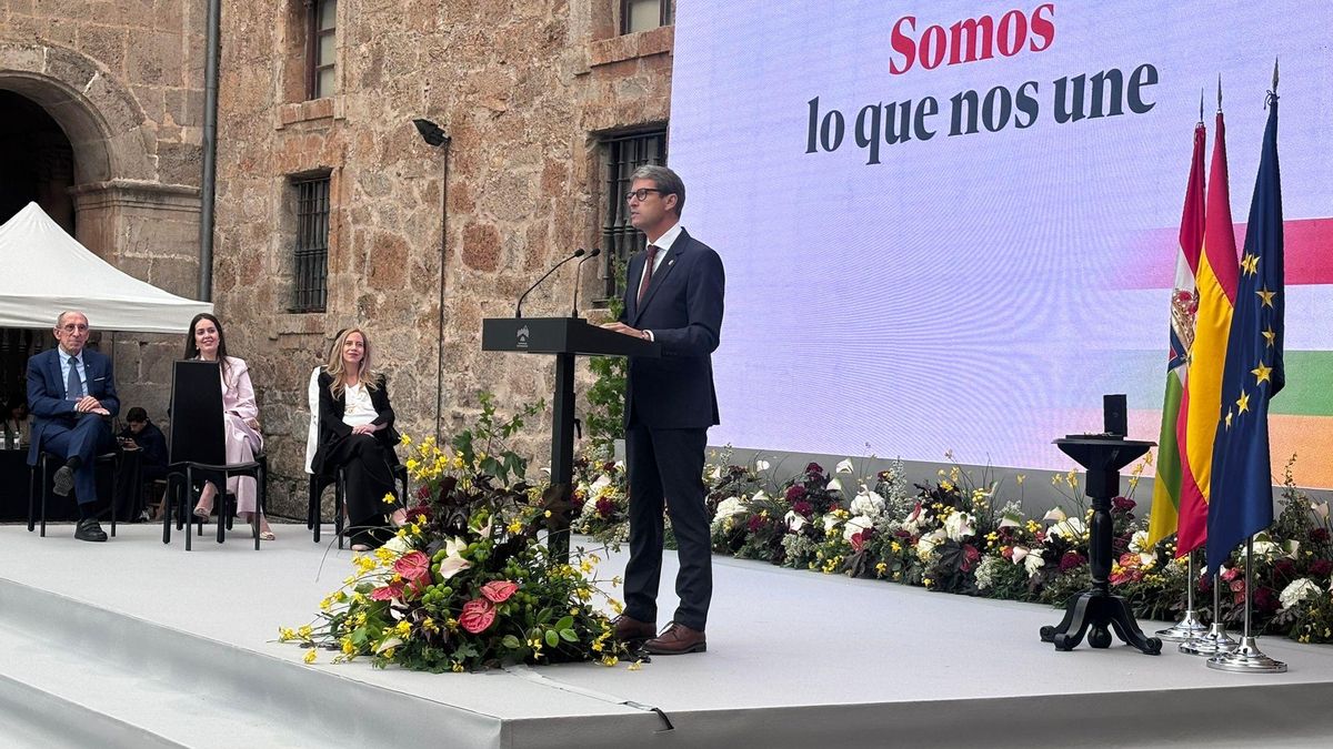 Capellán en San Millán: "Nuestro Estatuto aspira a hacer efectivos la libertad, la igualdad y la justicia para todos los riojanos"
