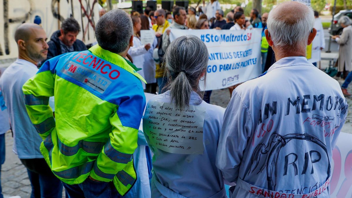 Protesta de médicos de urgencias ante la Consejería de Sanidad de la Comunidad de Madrid.