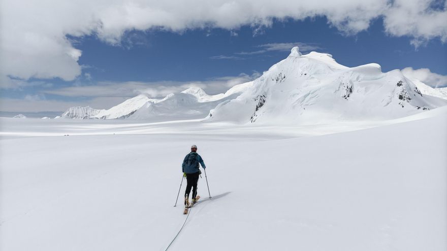 15 años como guía de científicos en la Antártida: "Ahora desde el campamento vemos el trasiego de los cruceros"